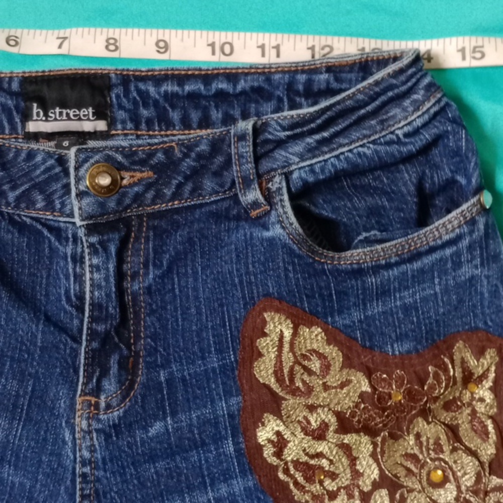 B Street Blue Bootcut Jeans w/ Brown Floral Lace Detail | Size 8 - Picture 7 of 16